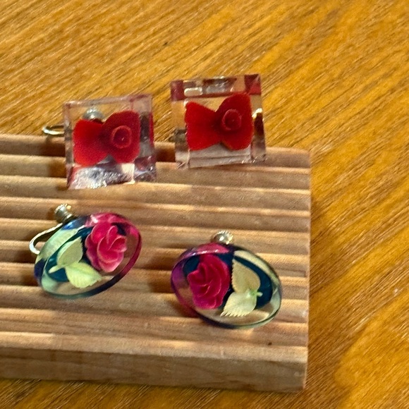 1950s Mid Century Reverse Carved Lucite Flower Jewelry - Picture 6 of 6